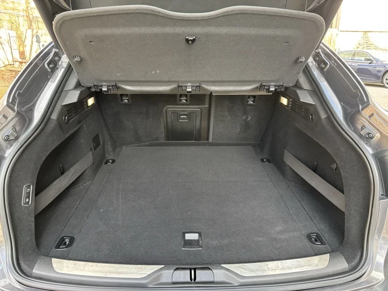 2019 Maserati Levante - Image 9 of 12
