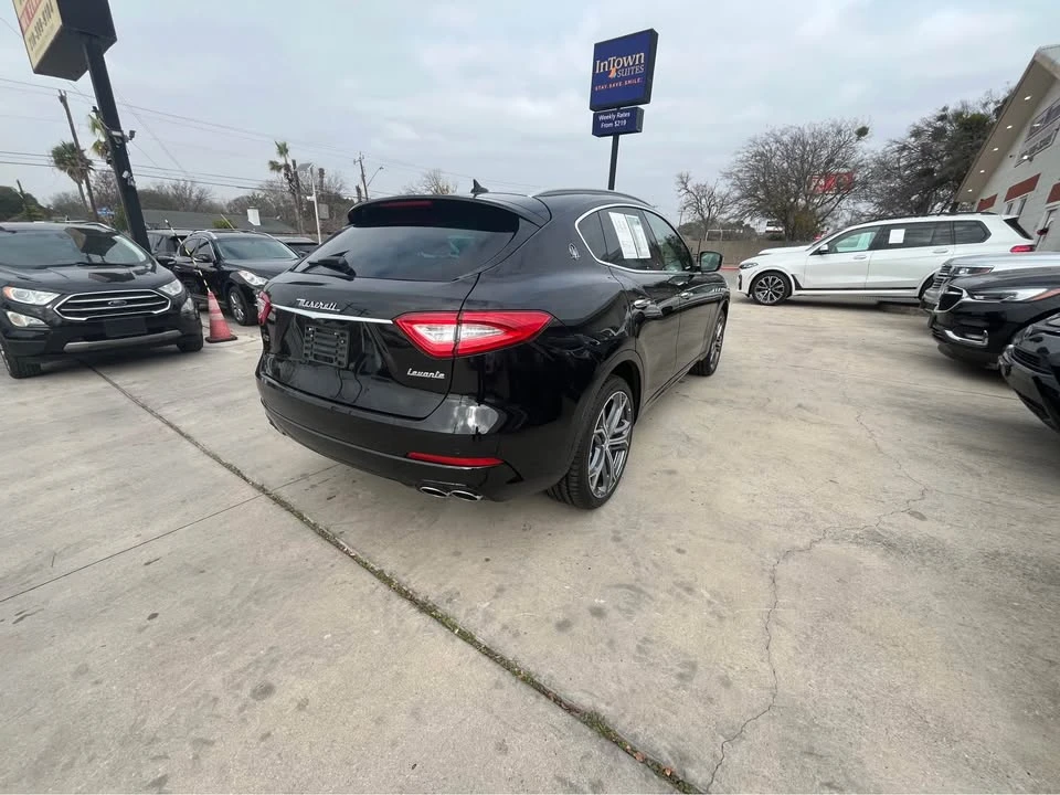 2019 Maserati Levante - Image 9 of 18