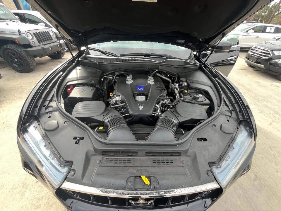 2019 Maserati Levante - Image 2 of 18