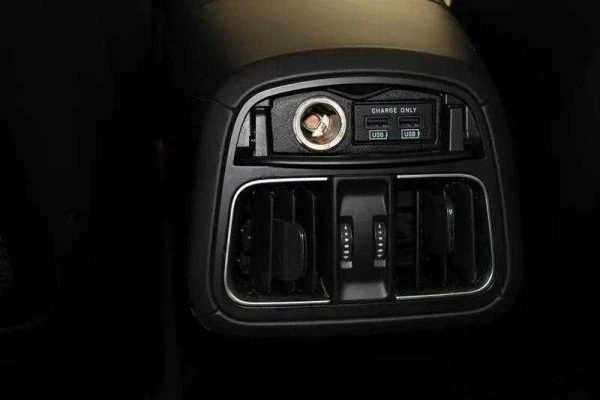 2019 Maserati Levante - Image 13 of 15
