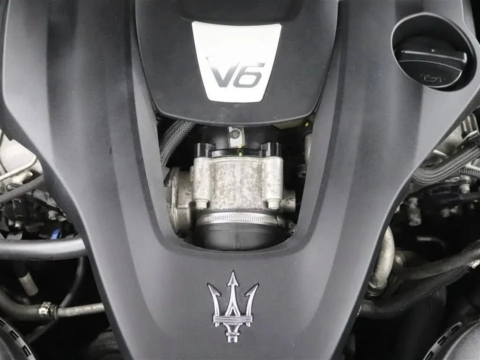 2019 Maserati Levante - Image 12 of 16