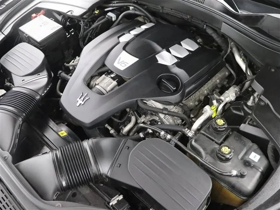 2019 Maserati Levante - Image 11 of 16