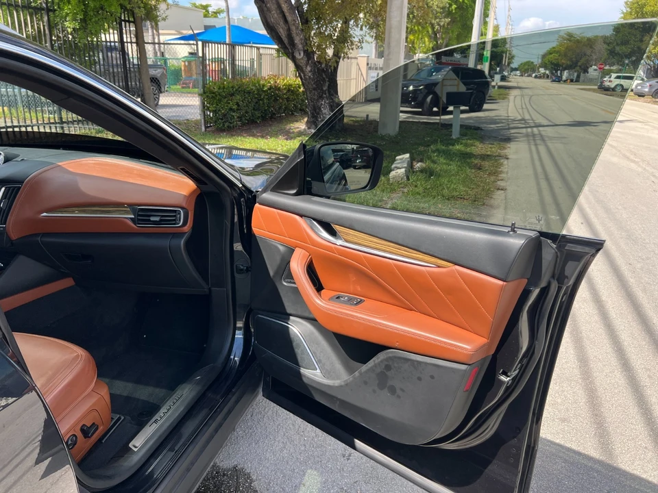 2019 Maserati Levante - Image 17 of 27