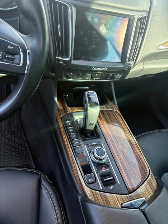2019 Maserati Levante - Image 6 of 17