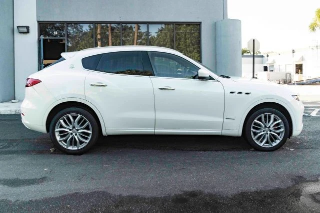 2019 Maserati Levante - Image 9 of 31