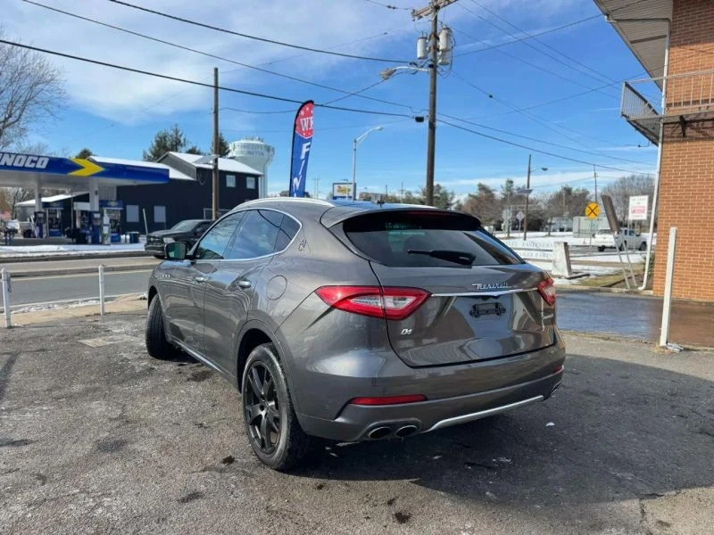 2019 Maserati Levante - Image 11 of 12