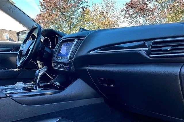 2019 Maserati Levante - Image 9 of 12