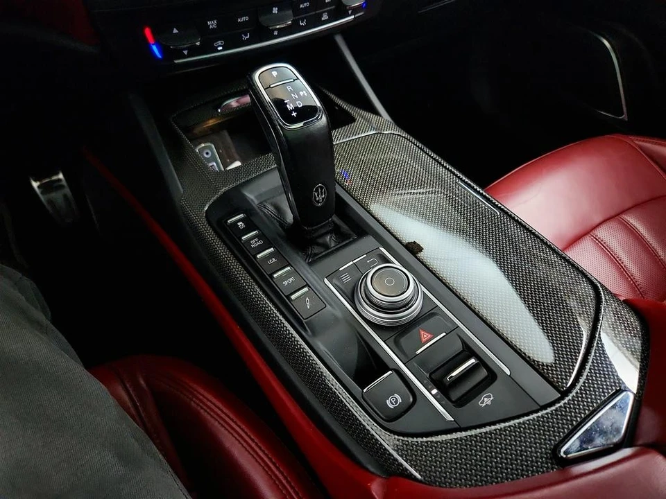 2019 Maserati Levante - Image 16 of 31