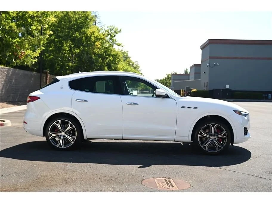 2019 Maserati Levante - Image 8 of 20