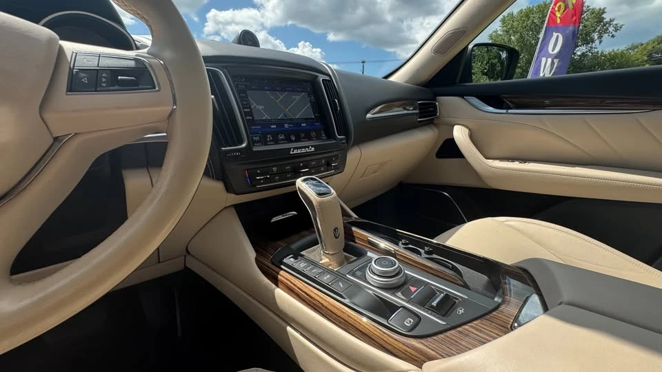 2019 Maserati Levante - Image 15 of 20