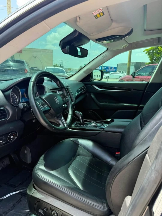 2019 Maserati Levante - Image 5 of 8