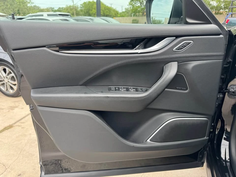 2019 Maserati Levante - Image 8 of 19
