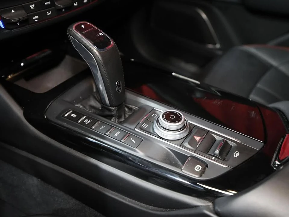 2019 Maserati Levante - Image 16 of 18
