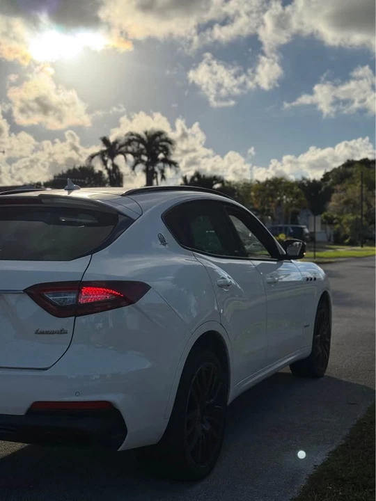2019 Maserati Levante - Image 6 of 11