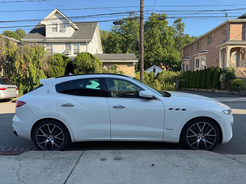 2019 Maserati Levante - Image 7 of 31