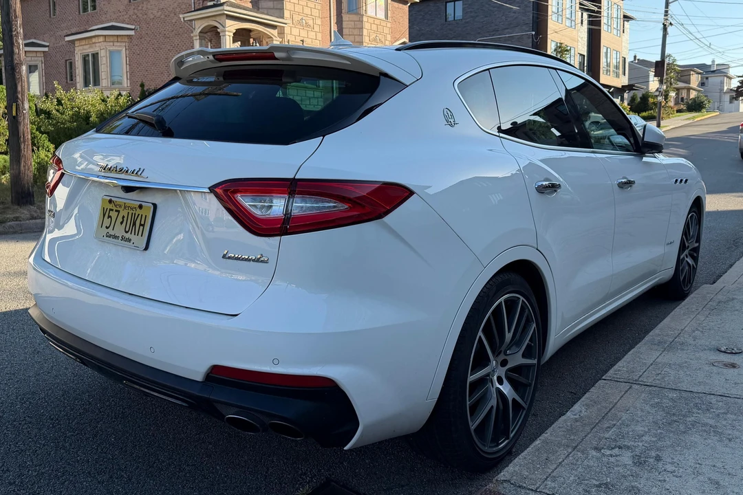 2019 Maserati Levante - Image 4 of 31
