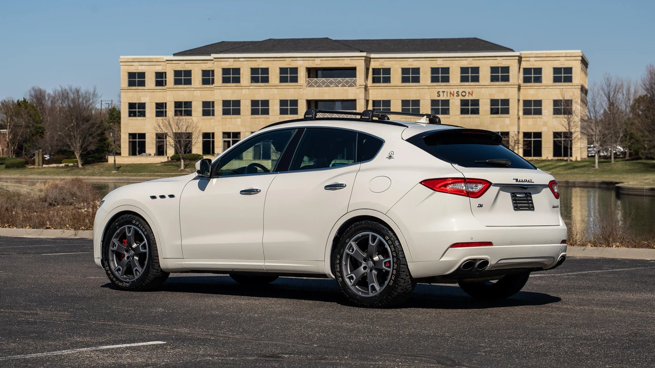 2019 Maserati Levante - Image 10 of 31