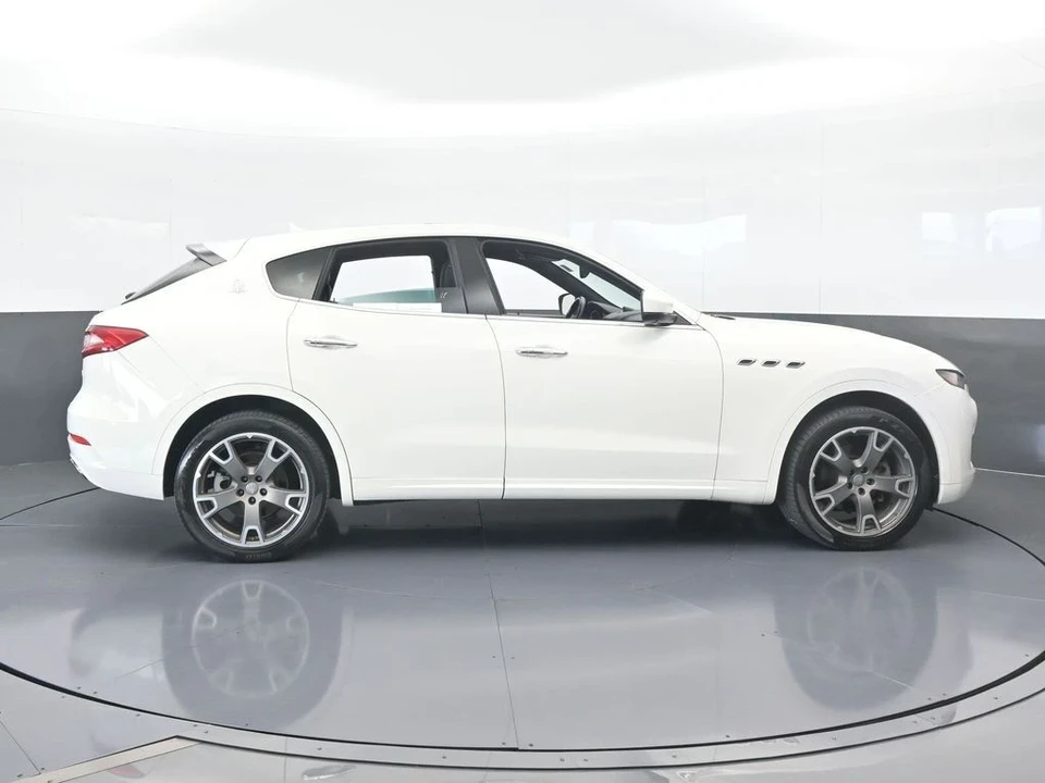 2019 Maserati Levante - Image 7 of 12