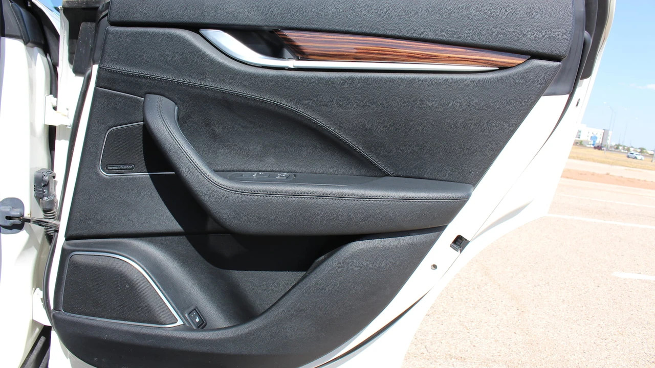 2019 Maserati Levante - Image 23 of 31