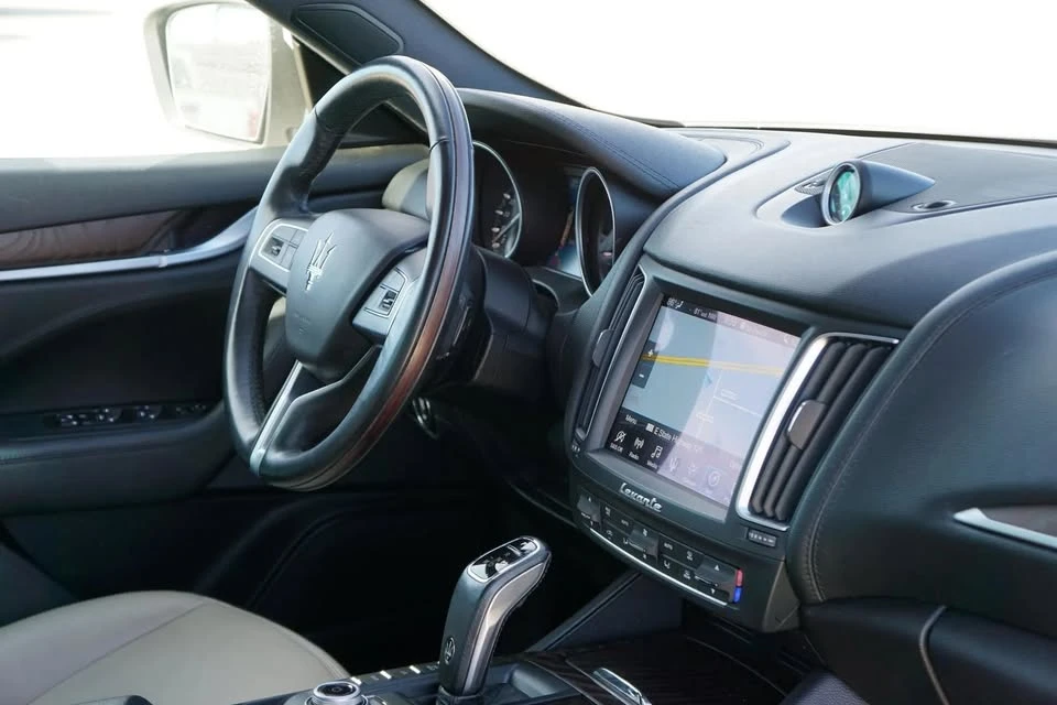 2019 Maserati Levante - Image 5 of 12