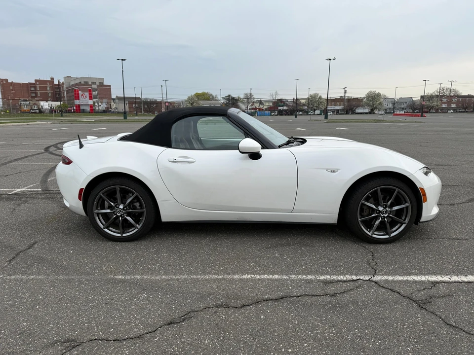 2019 Mazda ND MX-5 Miata - Image 19 of 31