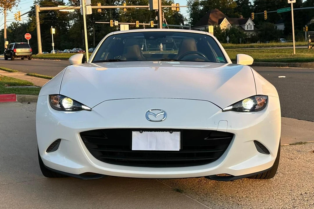 2019 Mazda ND MX-5 Miata - Image 2 of 31
