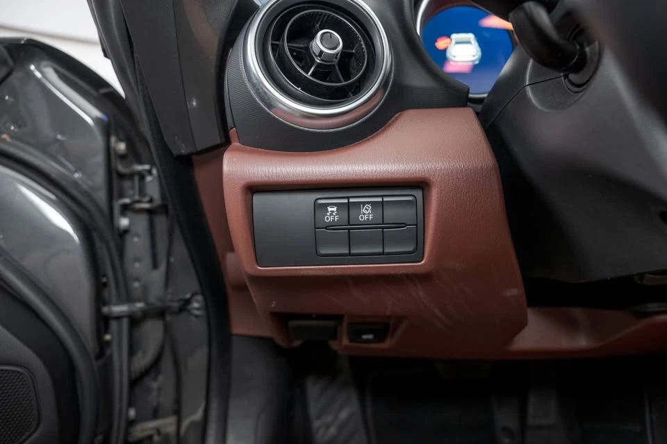 2019 Mazda ND MX-5 Miata - Image 17 of 20