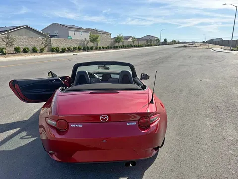2019 Mazda MX-5 Miata Sport