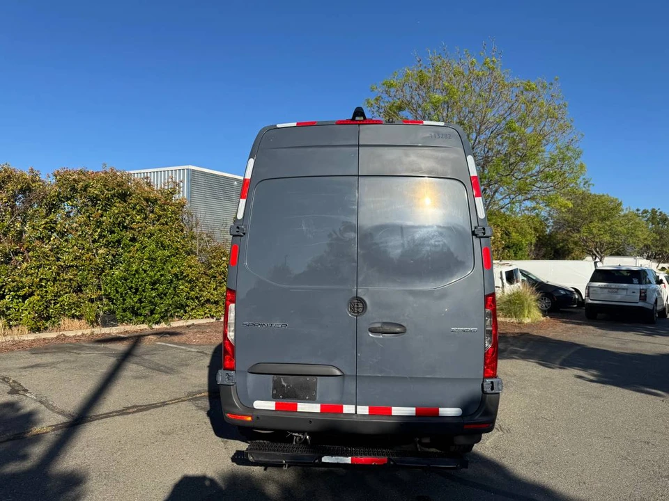 2019 Mercedes-Benz VS30 Sprinter - Image 2 of 14