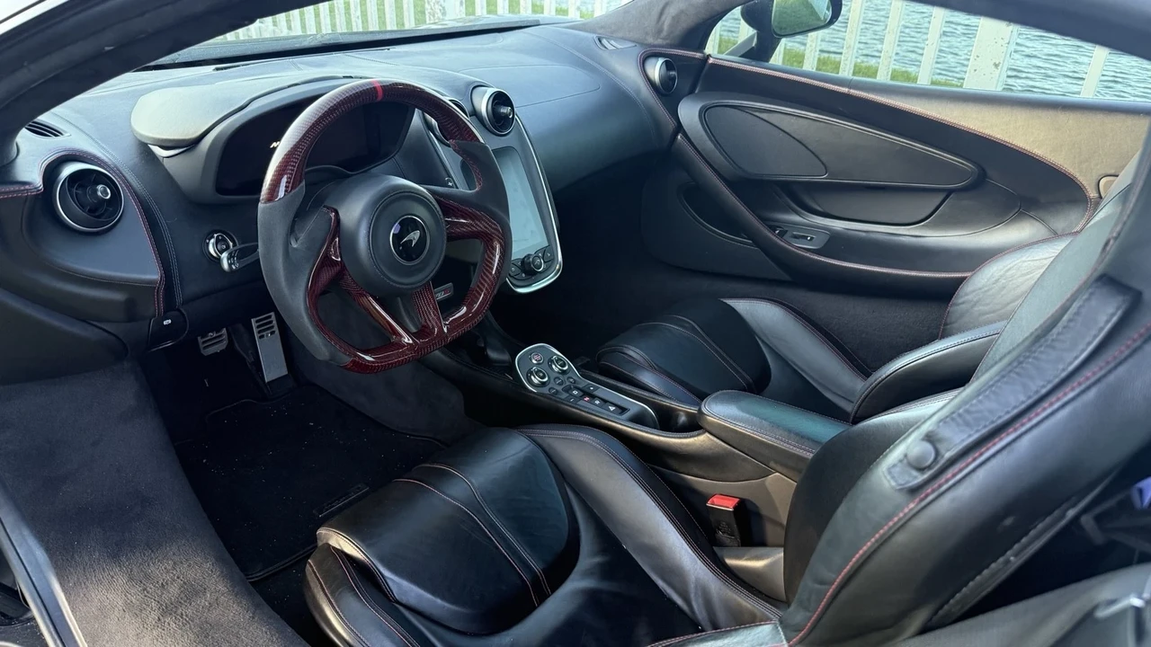 2019 McLaren 570 - Image 11 of 15