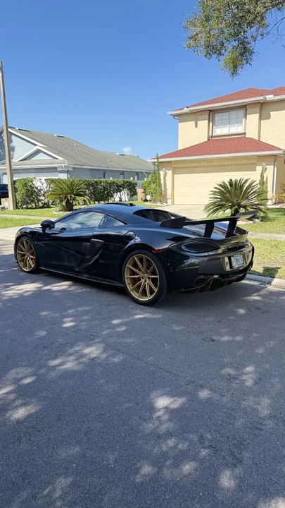 2019 McLaren 570 - Image 3 of 15