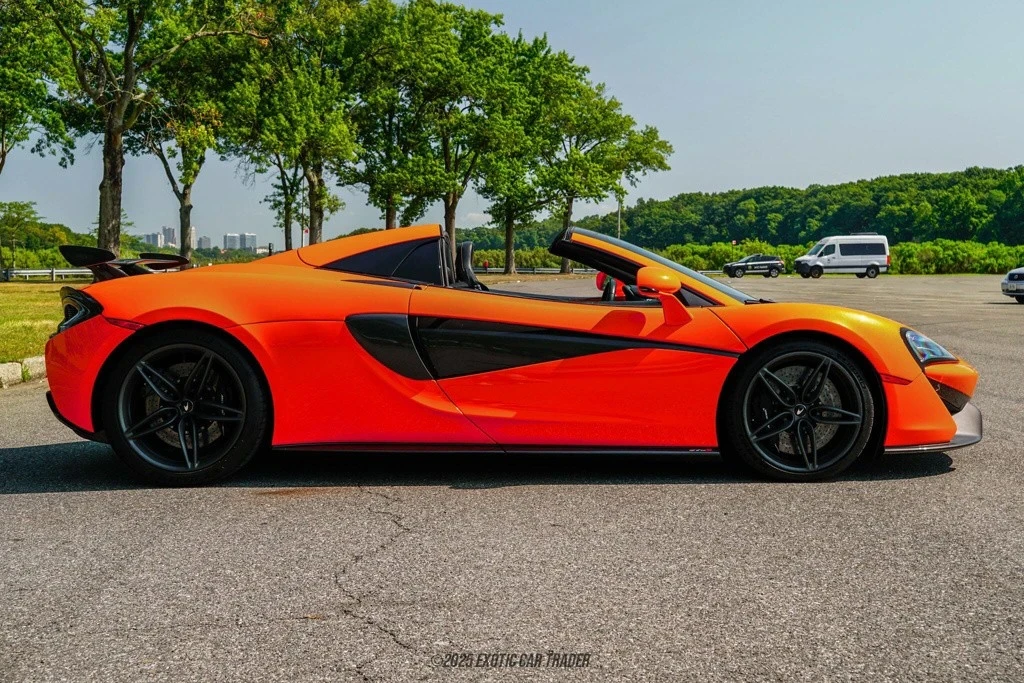 2019 McLaren 570 - Image 9 of 12
