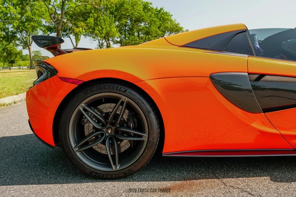 2019 McLaren 570 - Image 10 of 12