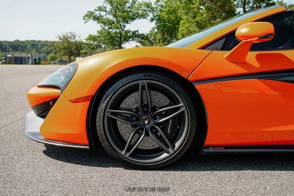 2019 McLaren 570 - Image 4 of 12
