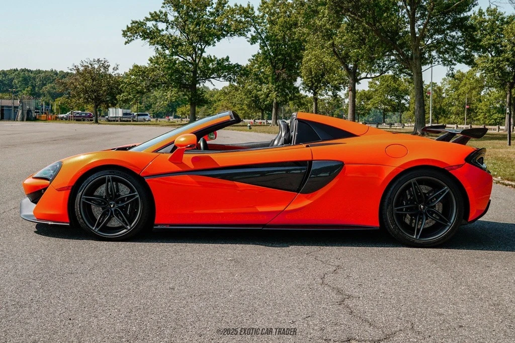 2019 McLaren 570 - Image 3 of 12