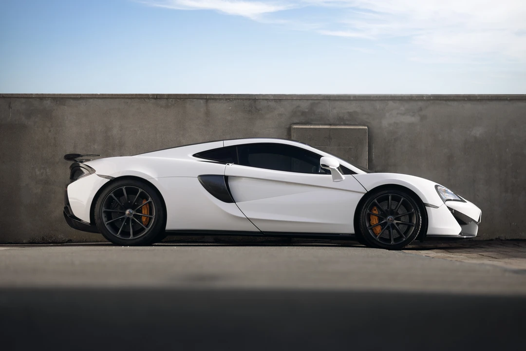 2019 McLaren 570GT - Image 9 of 31