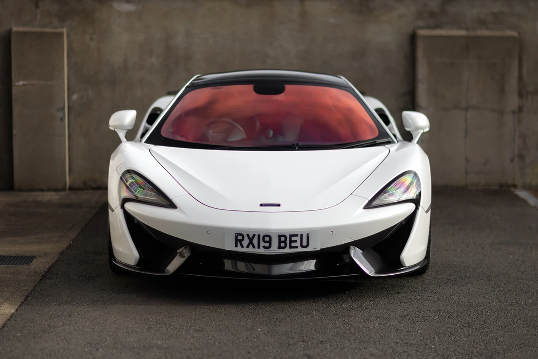 2019 McLaren 570GT - Image 11 of 31