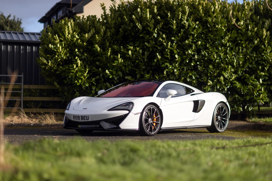 2019 McLaren 570GT - Image 12 of 31