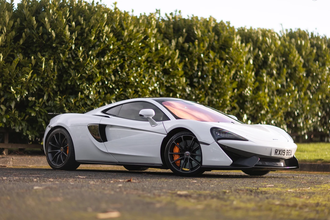 2019 McLaren 570GT - Image 18 of 31