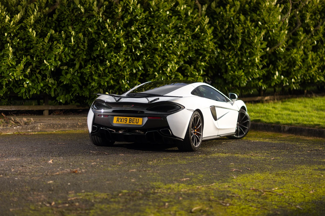 2019 McLaren 570GT - Image 16 of 31