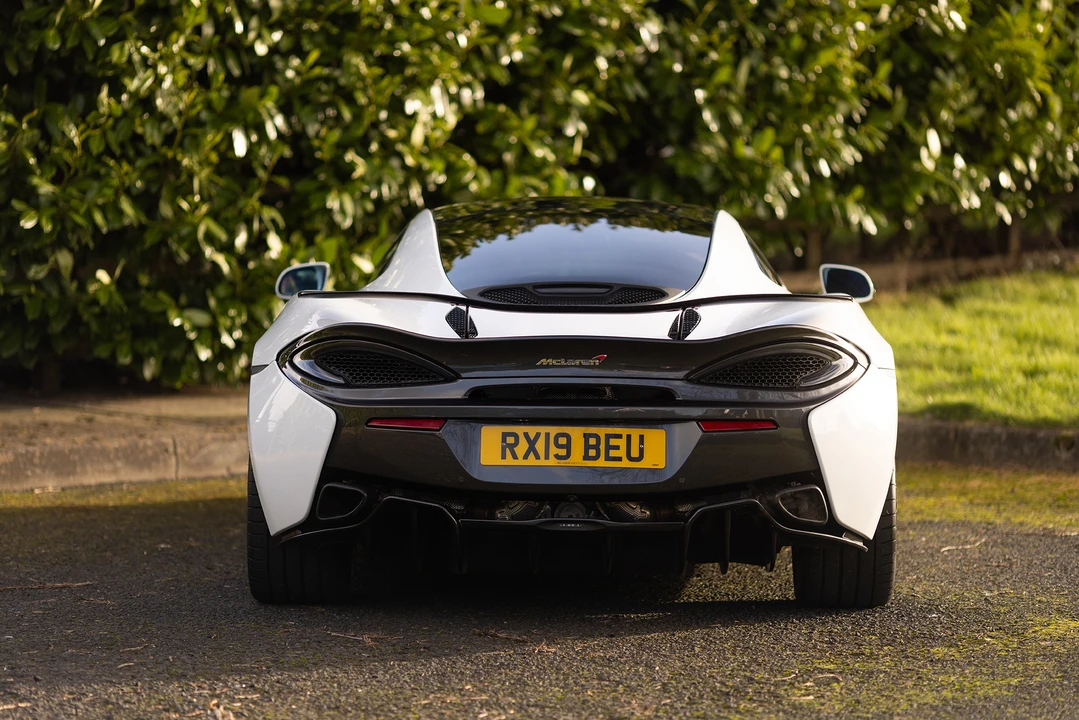 2019 McLaren 570GT - Image 7 of 31
