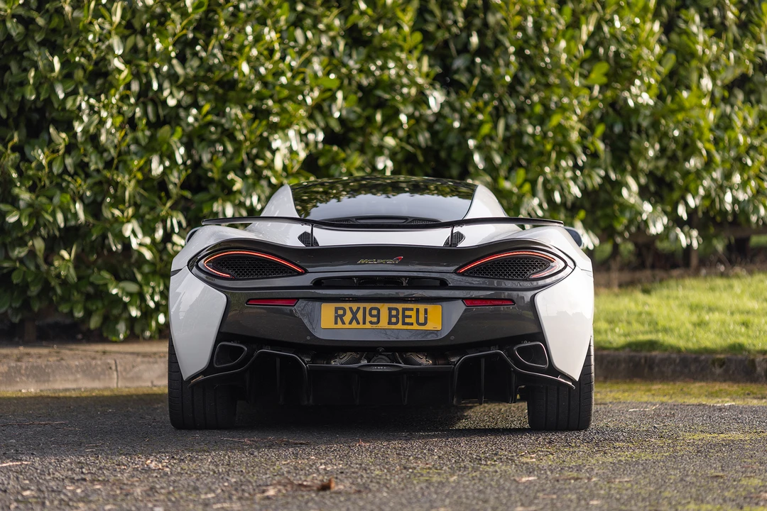 2019 McLaren 570GT - Image 15 of 31