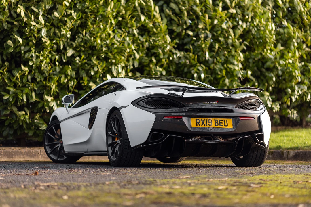 2019 McLaren 570GT - Image 6 of 31