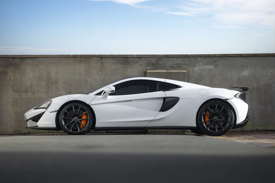 2019 McLaren 570GT - Image 13 of 31
