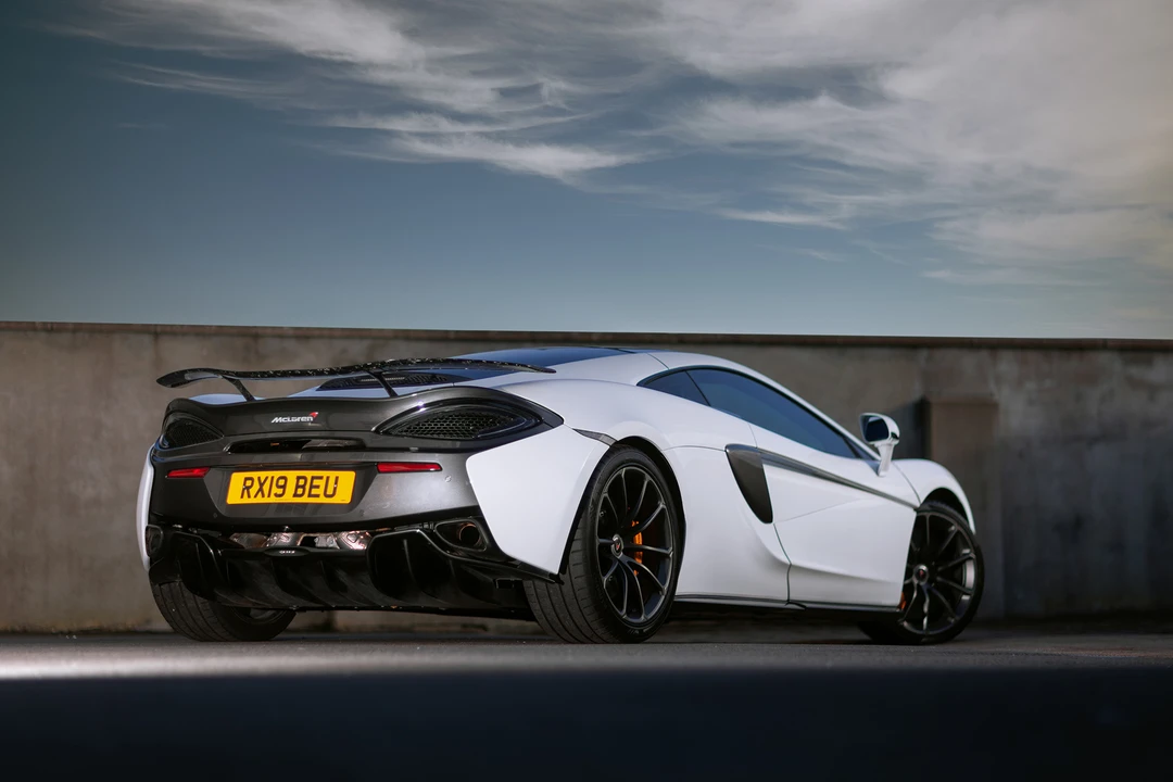 2019 McLaren 570GT - Image 8 of 31