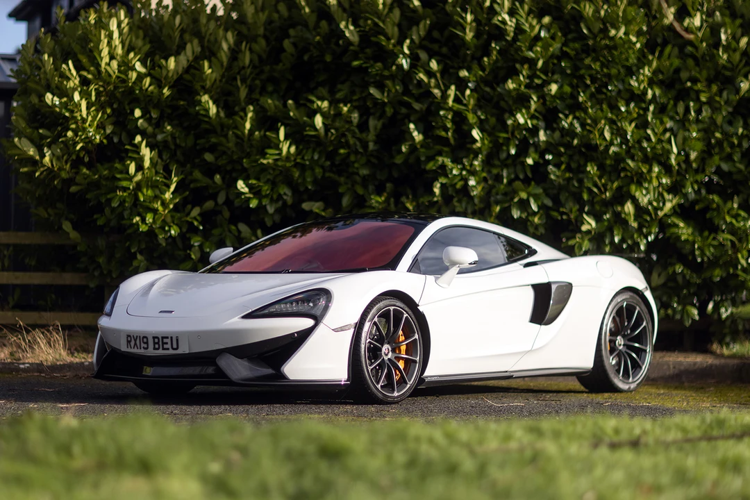 2019 McLaren 570GT - Image 2 of 31