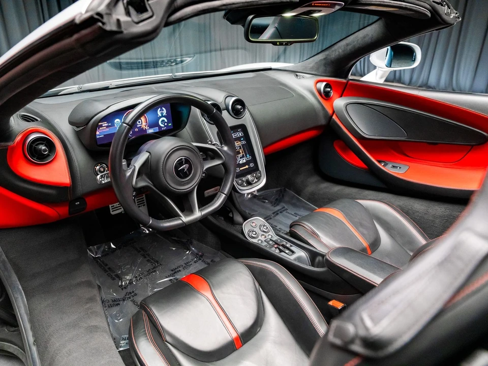 2019 McLaren 570S - Image 3 of 31