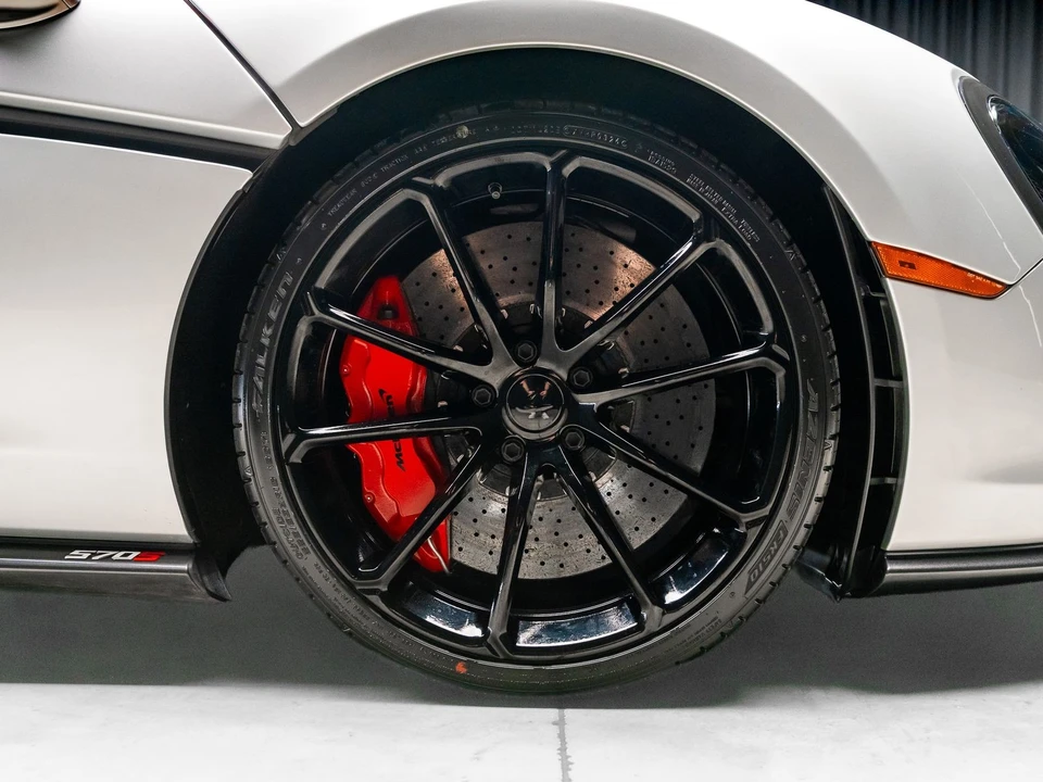 2019 McLaren 570S - Image 26 of 31