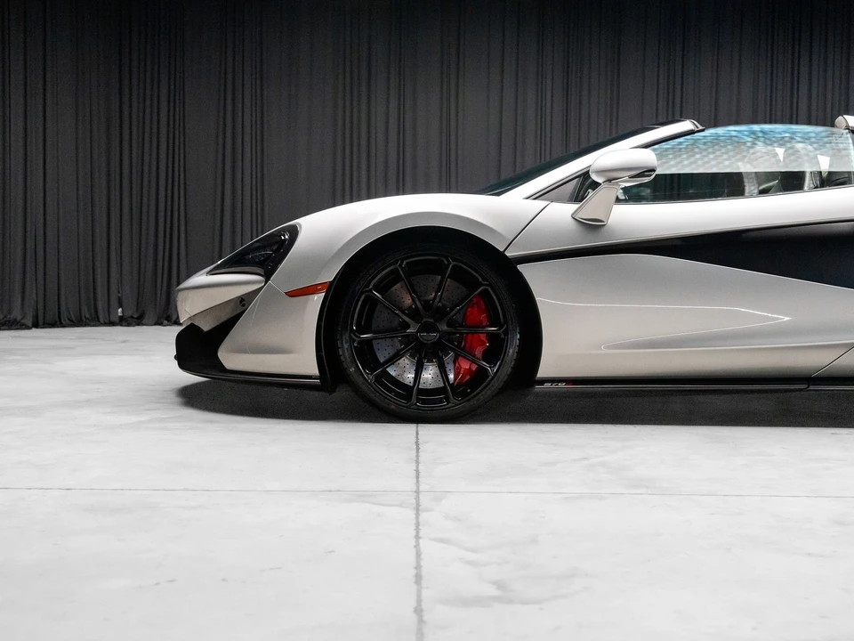 2019 McLaren 570S - Image 23 of 31