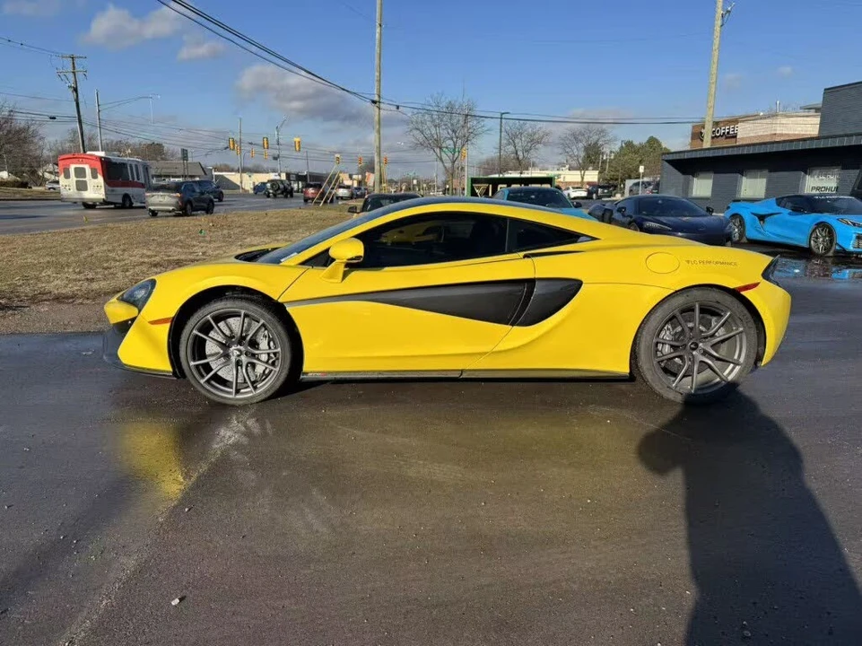 2019 McLaren 570S - Image 2 of 13
